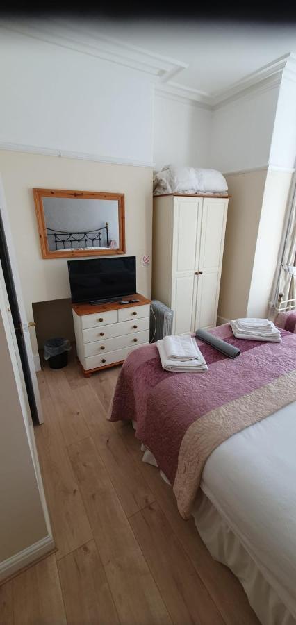 St Davids & Moorfield Hotels Chapel Street ลันดิดโน ภายนอก รูปภาพ